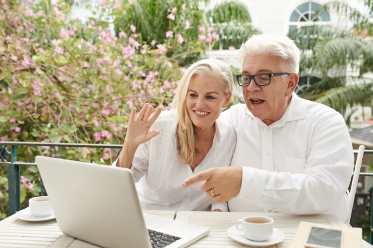 6 Ways to Make Use of Social Media in Retirement